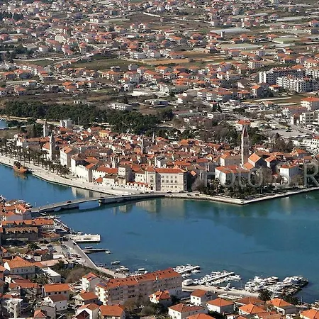 Kate Trogir