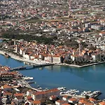 Kate Trogir